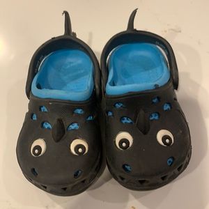 Capelli Shark Clogs